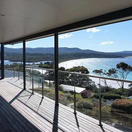 Sea Eagle Cottage Amazing Views Of Bay Of Fires Binalong Bay Bagian luar foto