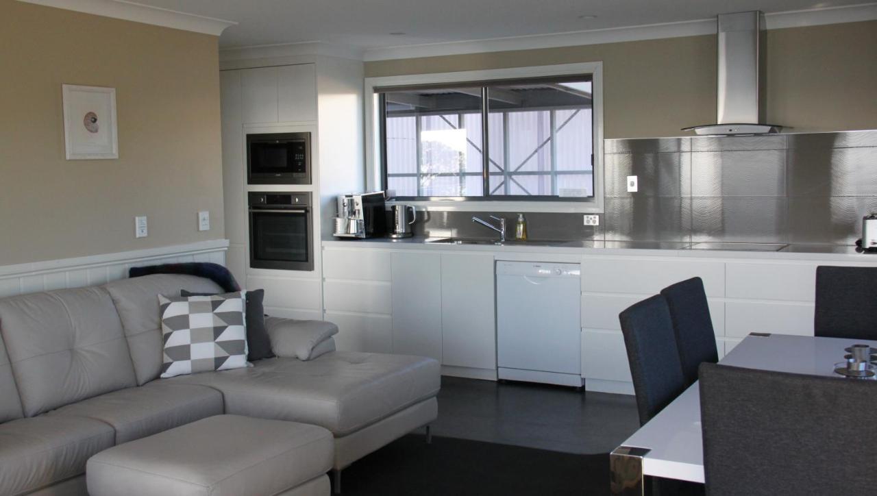 Sea Eagle Cottage Amazing Views Of Bay Of Fires Binalong Bay Bagian luar foto